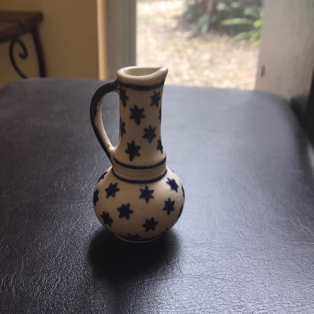 Boleslawiec small Polish pottery vase